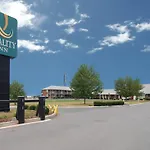 Quality Inn Breeze Manor