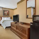 Quality Inn Breeze Manor