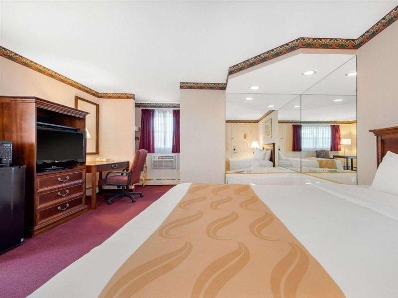 Quality Breeze Manor Breezewood