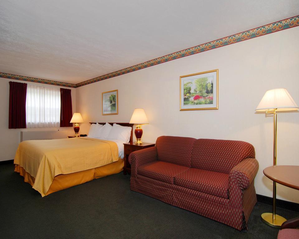 Quality Breeze Manor Hotel