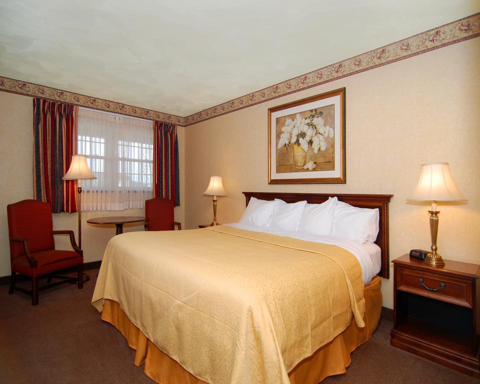 Quality Breeze Manor Hotel