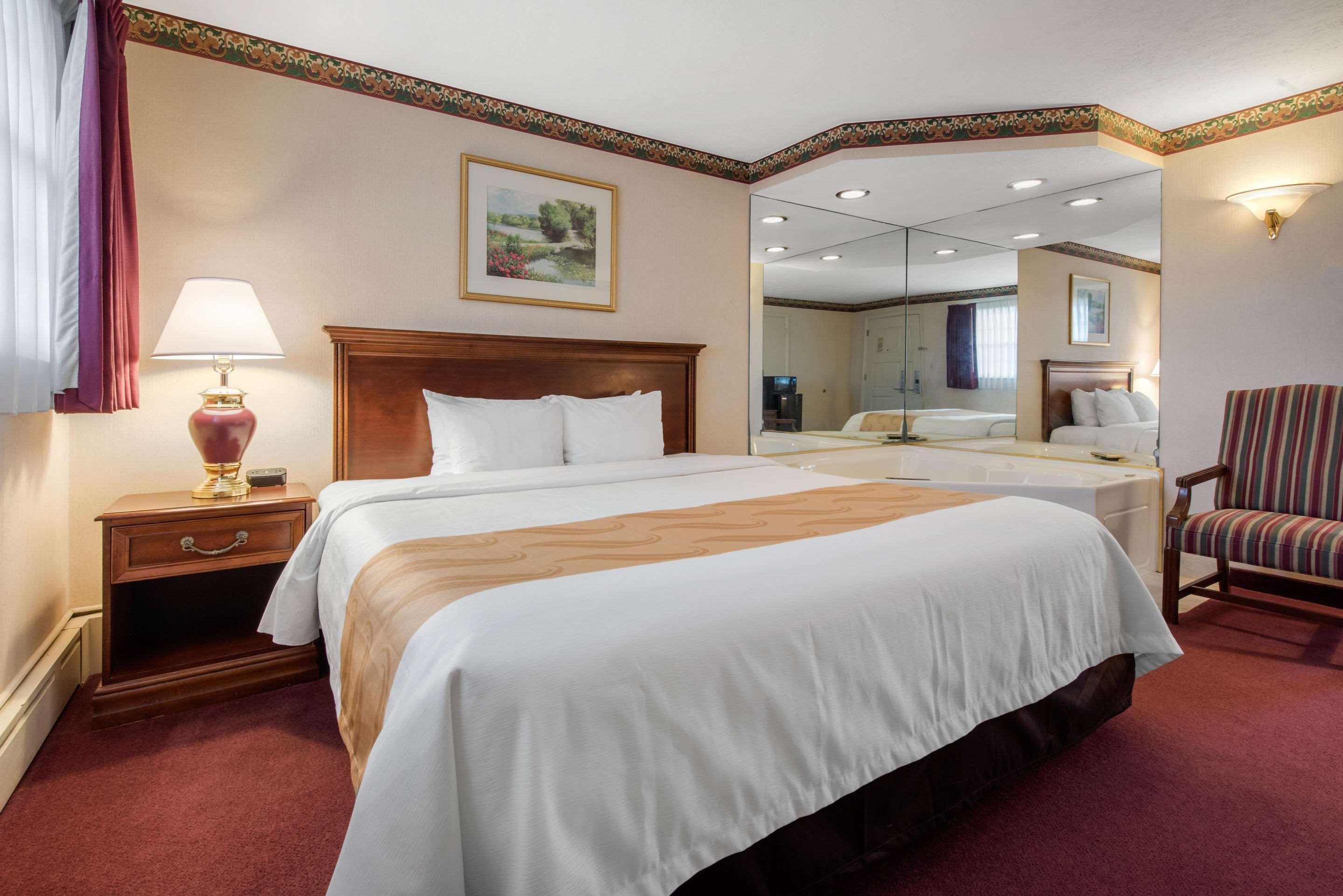 Quality Breeze Manor Hotel Breezewood