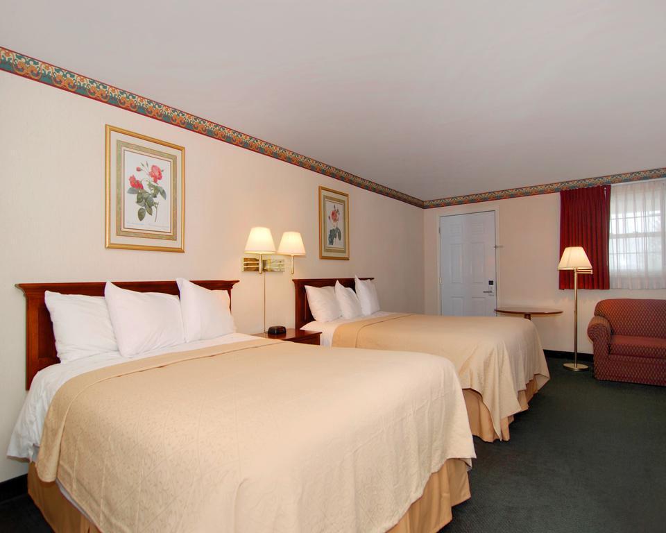 Quality Breeze Manor Hotel